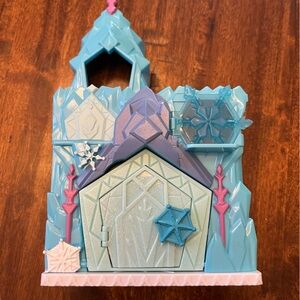 Disney Doorables Frozen Castle playset.